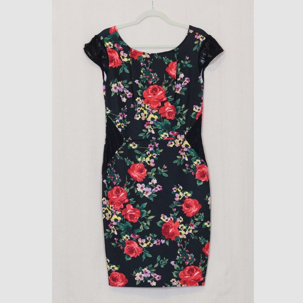 Bodycon floral print dress with deep v back and lace cutouts